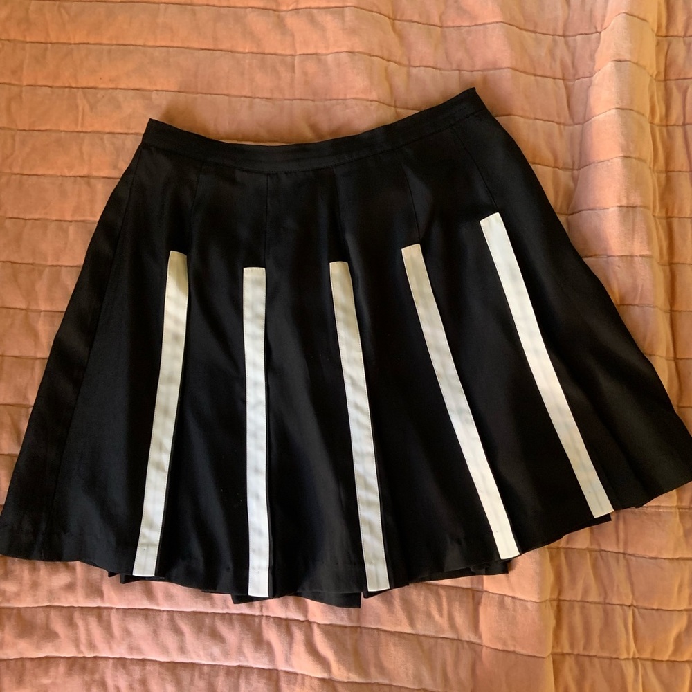 Collective Concepts Pleated Mini Skirt, size M, Black and White